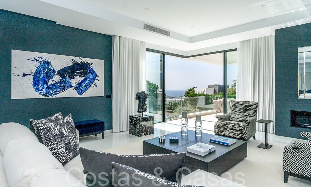 Villa de lujo lista para entrar a vivir con vistas panorámicas en venta en una comunidad cerrada de Benahavis - Marbella 70047