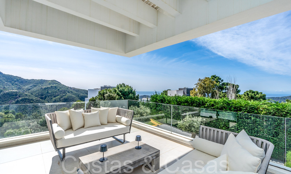 Villa de lujo lista para entrar a vivir con vistas panorámicas en venta en una comunidad cerrada de Benahavis - Marbella 70050