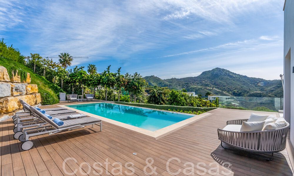 Villa de lujo lista para entrar a vivir con vistas panorámicas en venta en una comunidad cerrada de Benahavis - Marbella 70065