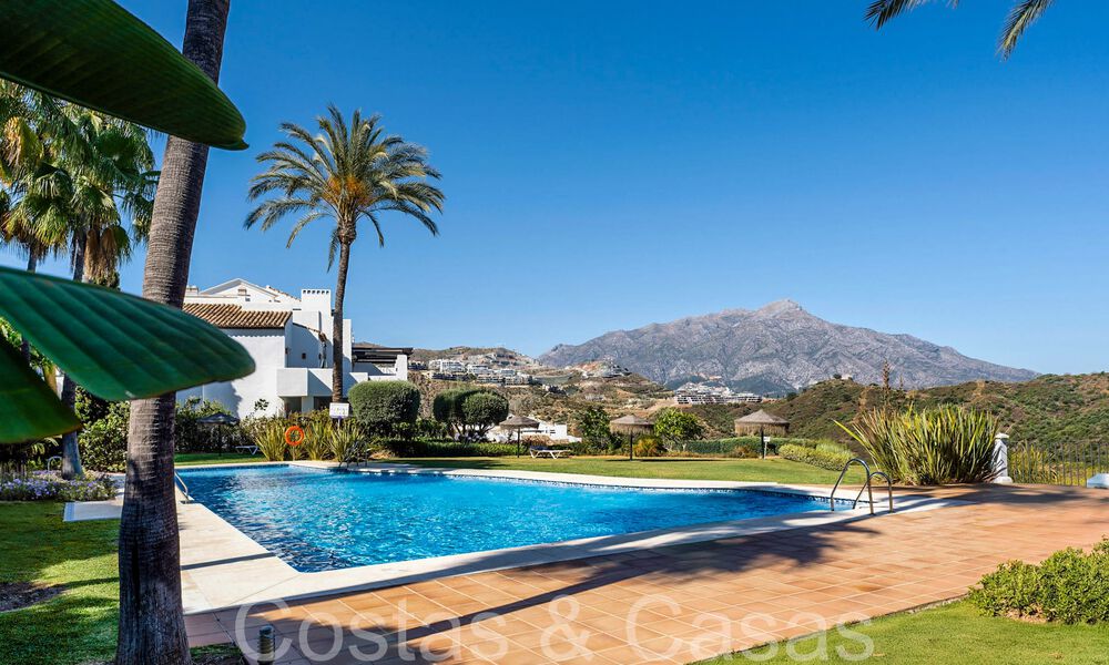 Listo para entrar a vivir, sofisticado ático en venta en un enclave de golf cerrado de La Quinta en Benahavis - Marbella 70186