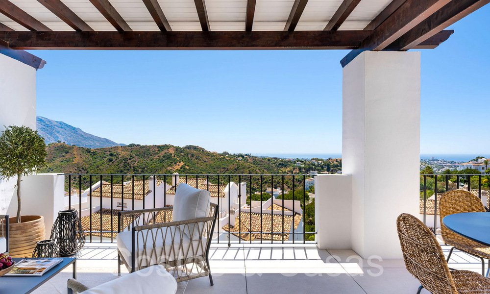 Listo para entrar a vivir, sofisticado ático en venta en un enclave de golf cerrado de La Quinta en Benahavis - Marbella 70196