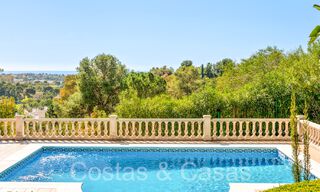 Lujosa villa con estilo arquitectónico tradicional en venta en una comunidad cerrada de La Quinta, Benahavis - Marbella 70313 