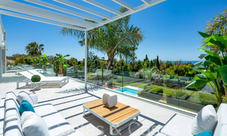 Villa de diseño galardonada con arquitectura moderna en venta a pocos pasos de la playa en el este de Marbella 70356 