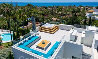 Villa de diseño galardonada con arquitectura moderna en venta a pocos pasos de la playa en el este de Marbella 70375 