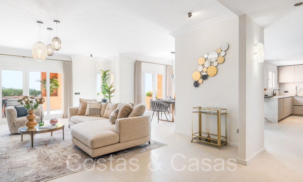 Ático andaluz con diseño interior escandinavo en venta en el valle del golf de Nueva Andalucía, Marbella 70149