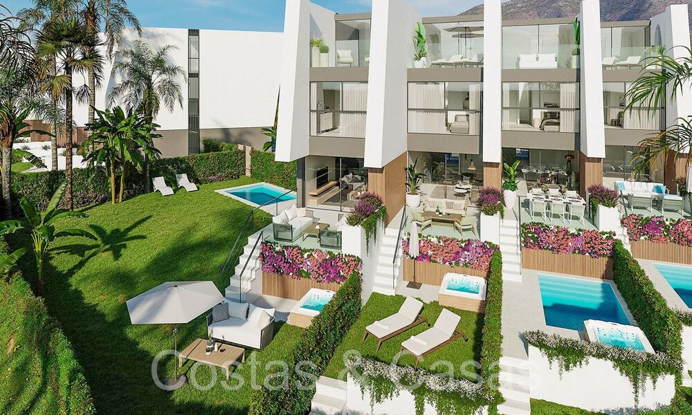 ¡Nuevo en el mercado! Modernas casas adosadas de 3 dormitorios con jardín privado en venta en Fuengirola, Costa del Sol 70173