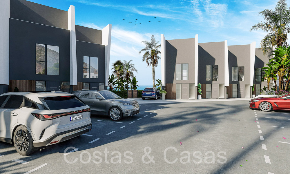 ¡Nuevo en el mercado! Modernas casas adosadas de 3 dormitorios con jardín privado en venta en Fuengirola, Costa del Sol 70176