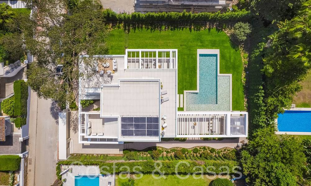 Villa de lujo renovada de primera clase en venta con vistas al campo de golf en el valle del golf de Nueva Andalucía, Marbella 70241