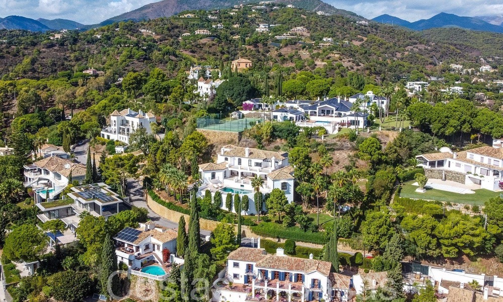 Sublime villa de lujo mediterránea con vistas panorámicas al mar en venta en El Madroñal, Marbella - Benahavis 70382