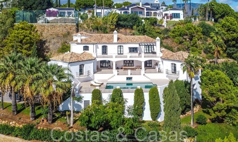 Sublime villa de lujo mediterránea con vistas panorámicas al mar en venta en El Madroñal, Marbella - Benahavis 70395
