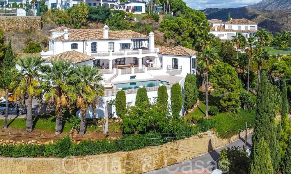 Sublime villa de lujo mediterránea con vistas panorámicas al mar en venta en El Madroñal, Marbella - Benahavis 70396