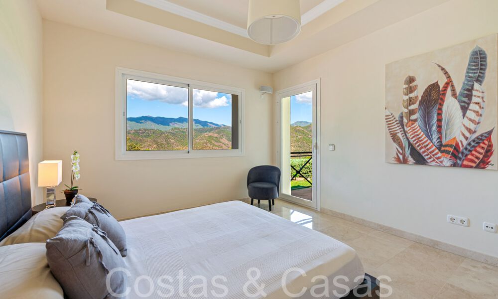 Villa española de lujo con impresionantes vistas en venta, enclavada en la vegetación de Istán, Costa del Sol 70413