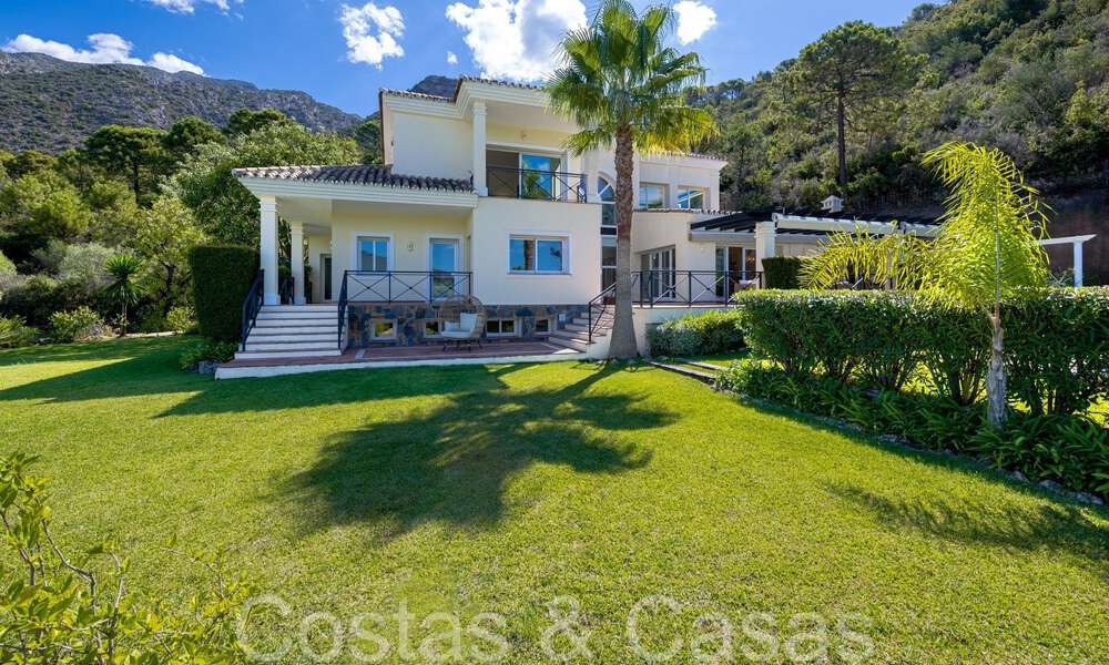 Villa española de lujo con impresionantes vistas en venta, enclavada en la vegetación de Istán, Costa del Sol 70425