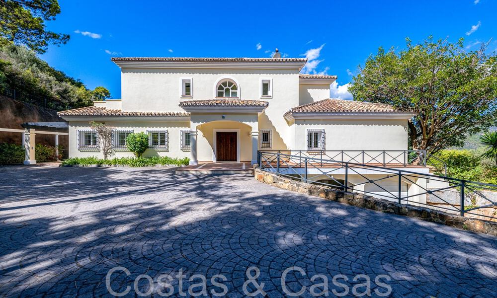 Villa española de lujo con impresionantes vistas en venta, enclavada en la vegetación de Istán, Costa del Sol 70426