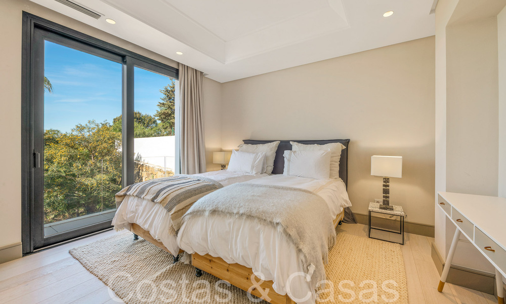 Moderna villa de lujo con fantásticas vistas al campo de golf y al mar, en venta en Marbella - Benahavis 70482