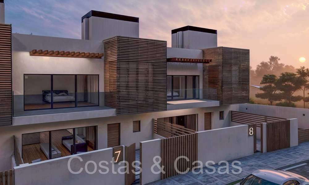 Nueva promoción de 8 casas adosadas en venta junto al campo de golf en Estepona 70557