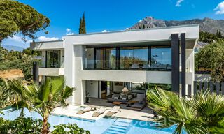 Sofisticada villa de nueva construcción en venta cerca de todos los servicios en la famosa Milla de Oro de Marbella 70620 