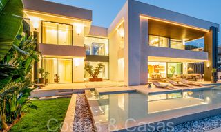 Sofisticada villa de nueva construcción en venta cerca de todos los servicios en la famosa Milla de Oro de Marbella 70631 