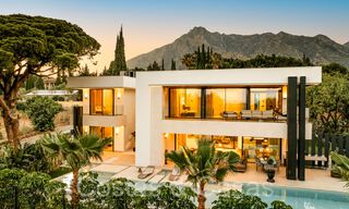 Sofisticada villa de nueva construcción en venta cerca de todos los servicios en la famosa Milla de Oro de Marbella 70635 