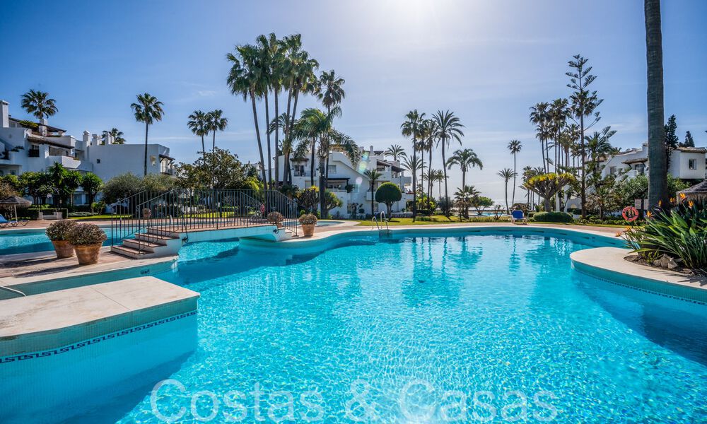 Ático en venta en un codiciado complejo de playa en la Nueva Milla de Oro entre Marbella y Estepona 70709