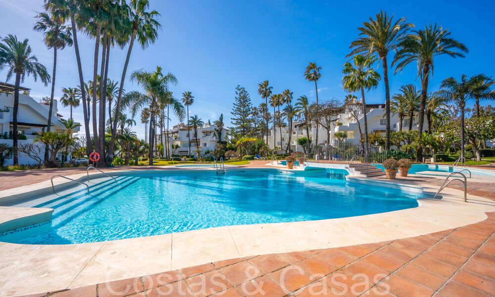 Ático en venta en un codiciado complejo de playa en la Nueva Milla de Oro entre Marbella y Estepona 70710