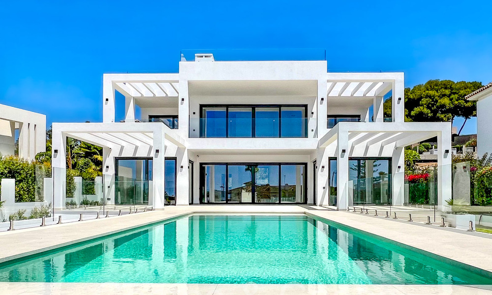 Villa contemporánea de nueva construcción en venta en una codiciada zona de playa al este del centro de Marbella 70588