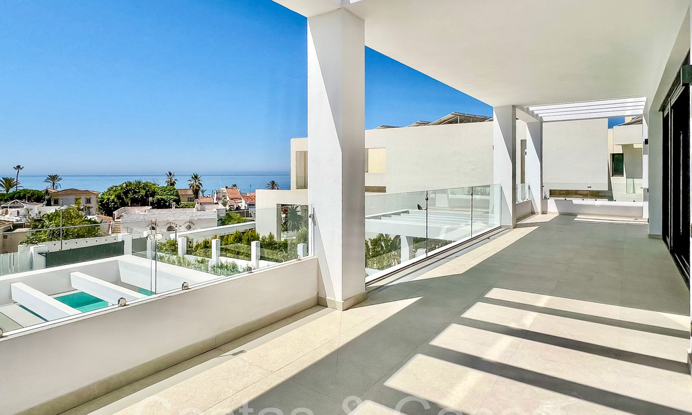 Villa contemporánea de nueva construcción en venta en una codiciada zona de playa al este del centro de Marbella 70603