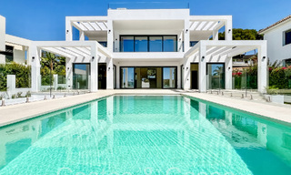 Villa contemporánea de nueva construcción en venta en una codiciada zona de playa al este del centro de Marbella 70606 