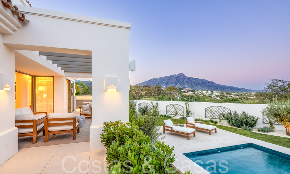 Villa mediterránea renovada de primera clase en venta en el corazón de La Quinta, Benahavis - Marbella 71182