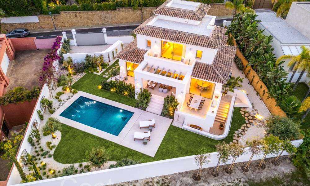 Villa mediterránea renovada de primera clase en venta en el corazón de La Quinta, Benahavis - Marbella 71190