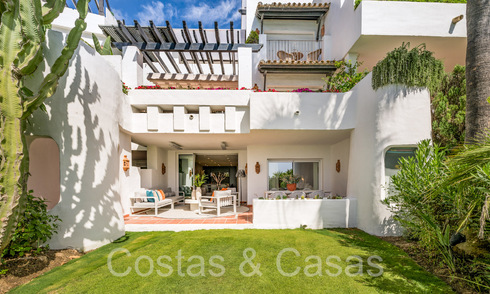 Se vende apartamento en planta baja completamente reformado, en un complejo de playa en la Nueva Milla de Oro entre Marbella y Estepona 71285