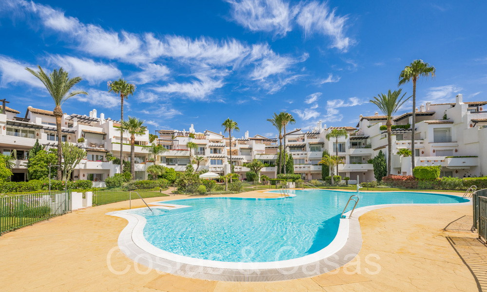 Se vende apartamento en planta baja completamente reformado, en un complejo de playa en la Nueva Milla de Oro entre Marbella y Estepona 71289