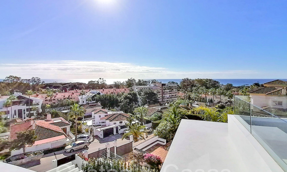 Villa nueva y lista para entrar a vivir, en venta de estilo moderno con vistas al mar, cerca de la playa al este de Marbella centro 71443