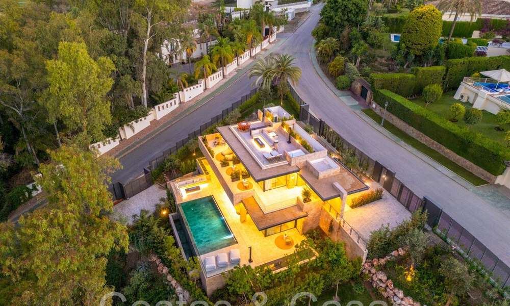 Sofisticada villa de nueva construcción en venta cerca de todos los servicios en Nueva Andalucía, Marbella 71466