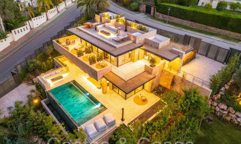 Sofisticada villa de nueva construcción en venta cerca de todos los servicios en Nueva Andalucía, Marbella 71467