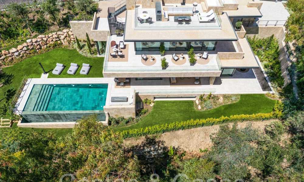 Sofisticada villa de nueva construcción en venta con fácil acceso a todos los servicios en Nueva Andalucía, Marbella 71534