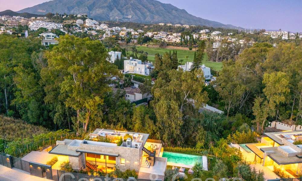 Sofisticada villa de nueva construcción en venta con fácil acceso a todos los servicios en Nueva Andalucía, Marbella 71536