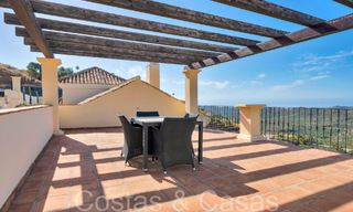 Villa de lujo española atemporal con vistas panorámicas al mar en venta en una urbanización segura de Marbella - Benahavis 71542 