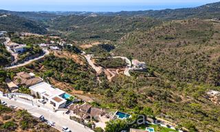 Villa de lujo española atemporal con vistas panorámicas al mar en venta en una urbanización segura de Marbella - Benahavis 71568 