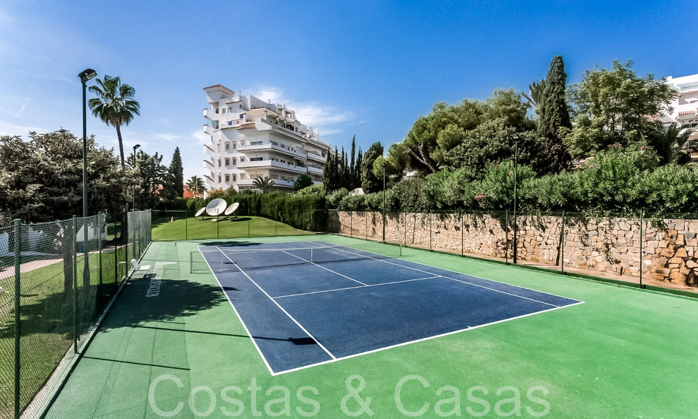 Apartamento con jardín de 3 dormitorios en venta a poca distancia de Puerto Banús, Marbella 71790