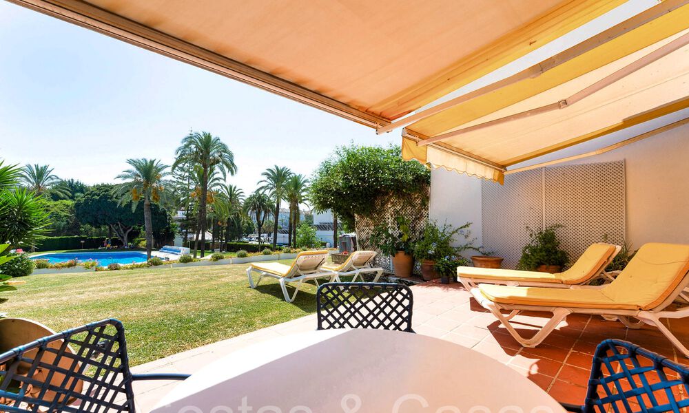 Apartamento con jardín de 3 dormitorios en venta a poca distancia de Puerto Banús, Marbella 71805