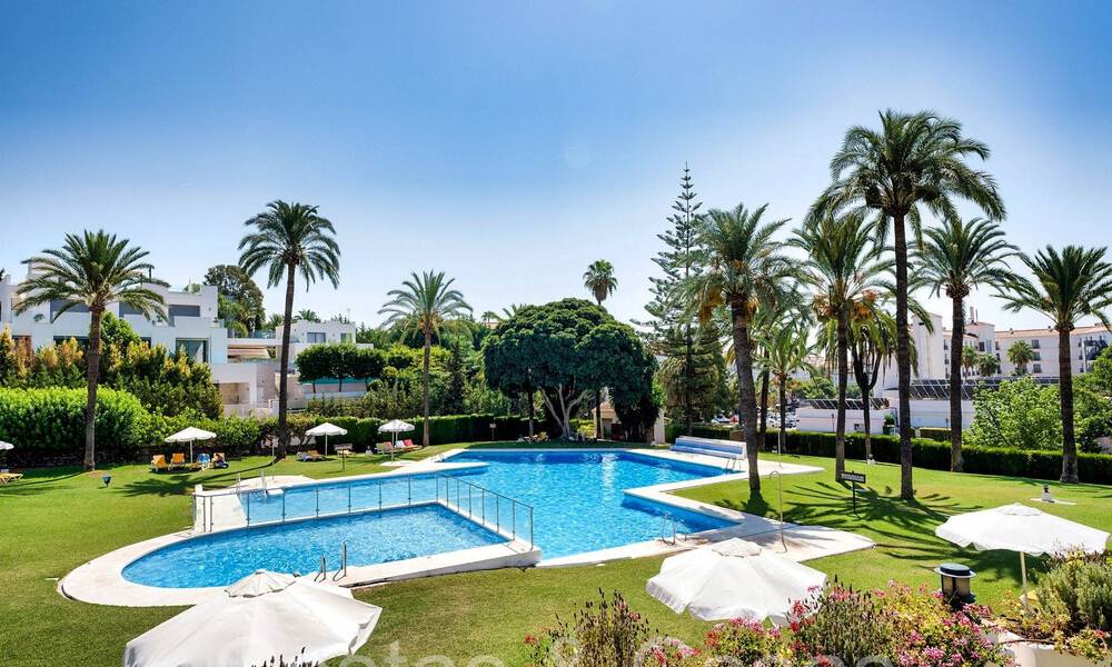 Apartamento con jardín de 3 dormitorios en venta a poca distancia de Puerto Banús, Marbella 71808