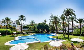 Apartamento con jardín de 3 dormitorios en venta a poca distancia de Puerto Banús, Marbella 71808 