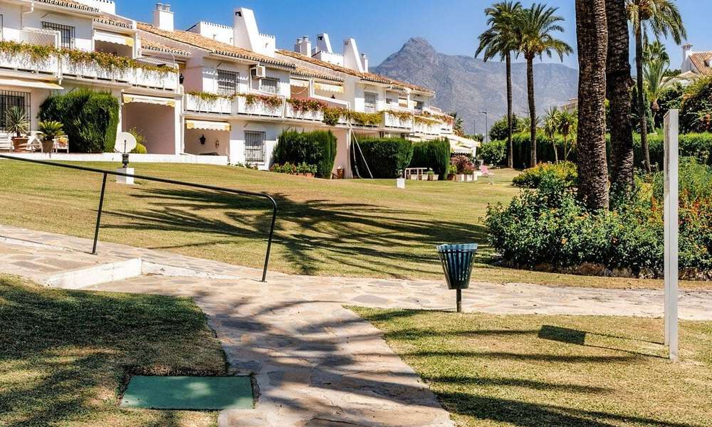 Apartamento con jardín de 3 dormitorios en venta a poca distancia de Puerto Banús, Marbella 71809