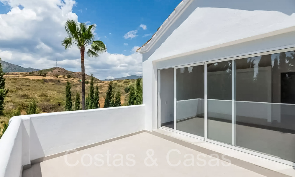 Casa adosada con vistas al mar en venta justo al este del centro de Marbella 71778