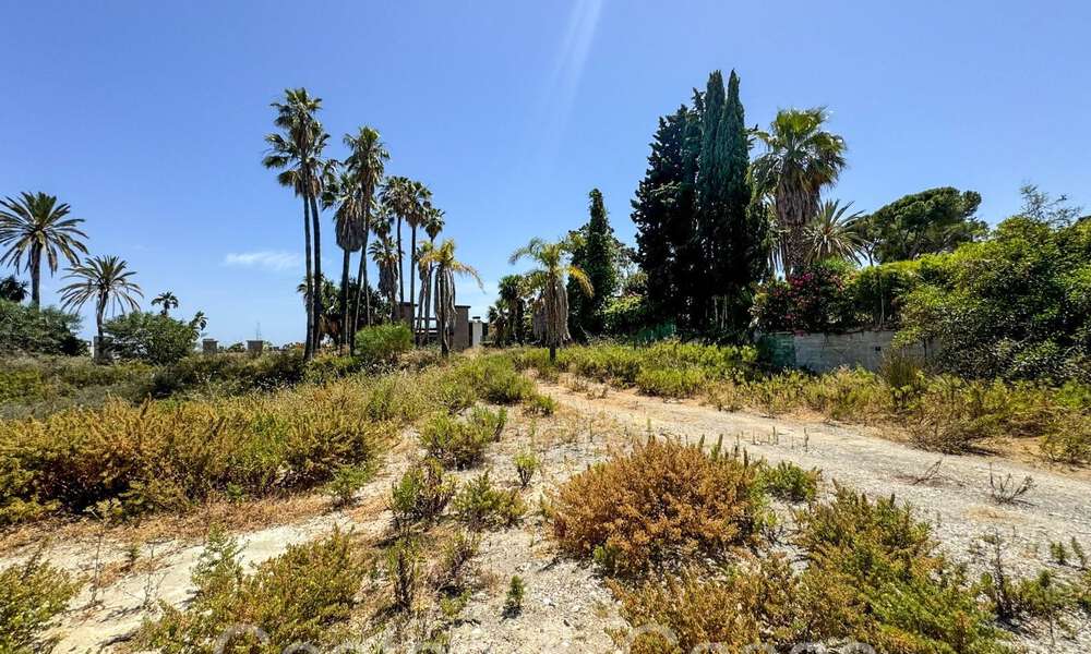 Parcela edificable con proyecto exclusivo en venta para una villa de lujo, con vistas al mar y a poca distancia de Puerto Banús, Marbella 71835