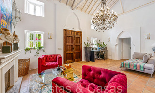 Encantadora villa tradicional en venta con alojamiento para invitados, cerca de la playa en Benahavis - Marbella 71895 