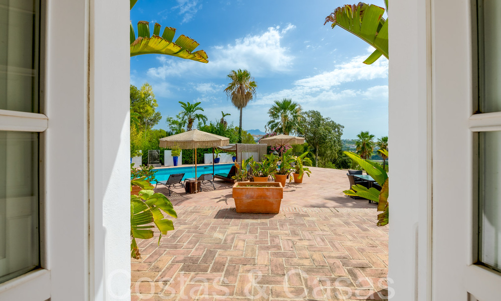 Encantadora villa tradicional en venta con alojamiento para invitados, cerca de la playa en Benahavis - Marbella 71901