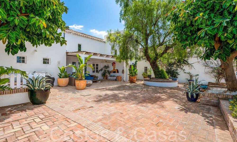 Encantadora villa tradicional en venta con alojamiento para invitados, cerca de la playa en Benahavis - Marbella 71921