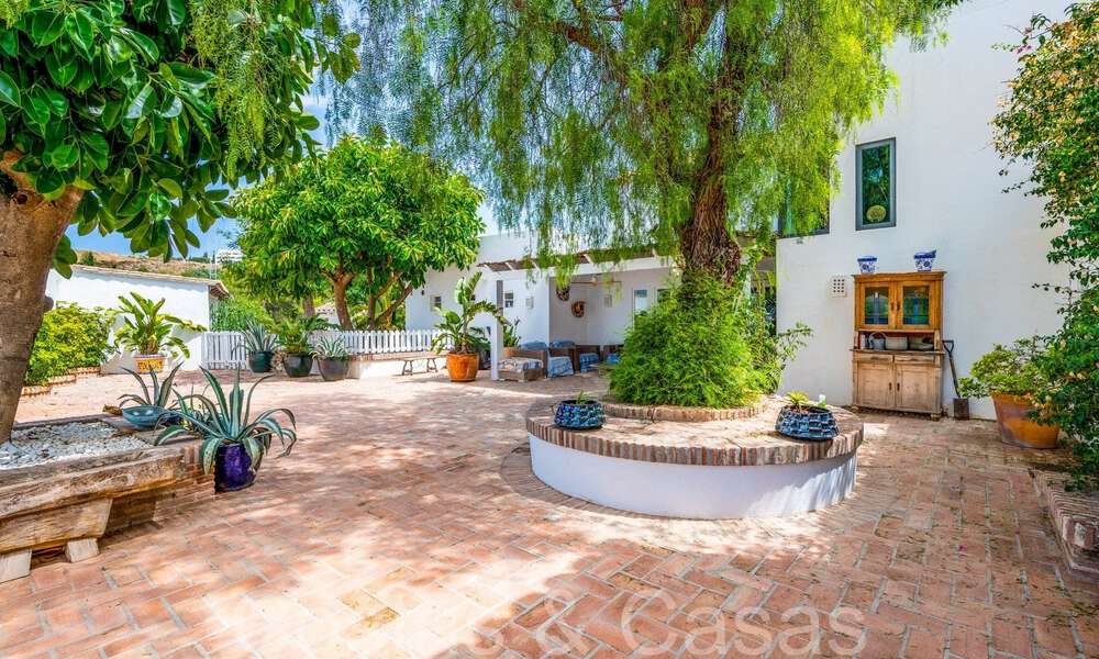 Encantadora villa tradicional en venta con alojamiento para invitados, cerca de la playa en Benahavis - Marbella 71922